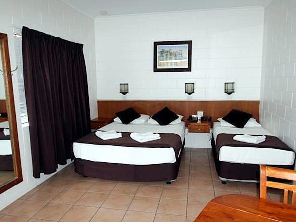 Colonial Rose Motel